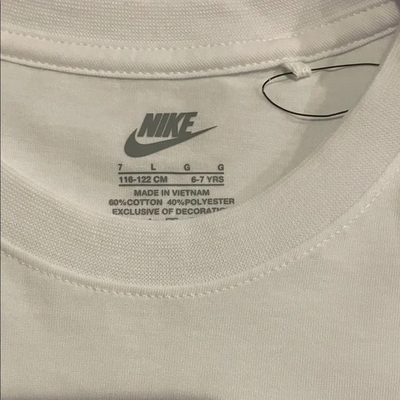 NEW! Nike 2-piece t-shirt and Nike logo shorts set. Size 7. BOYS. - Picture 8 of 9